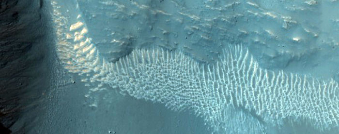 new-mars-photos-nasa-hirise-9-57b2c874a070f__700